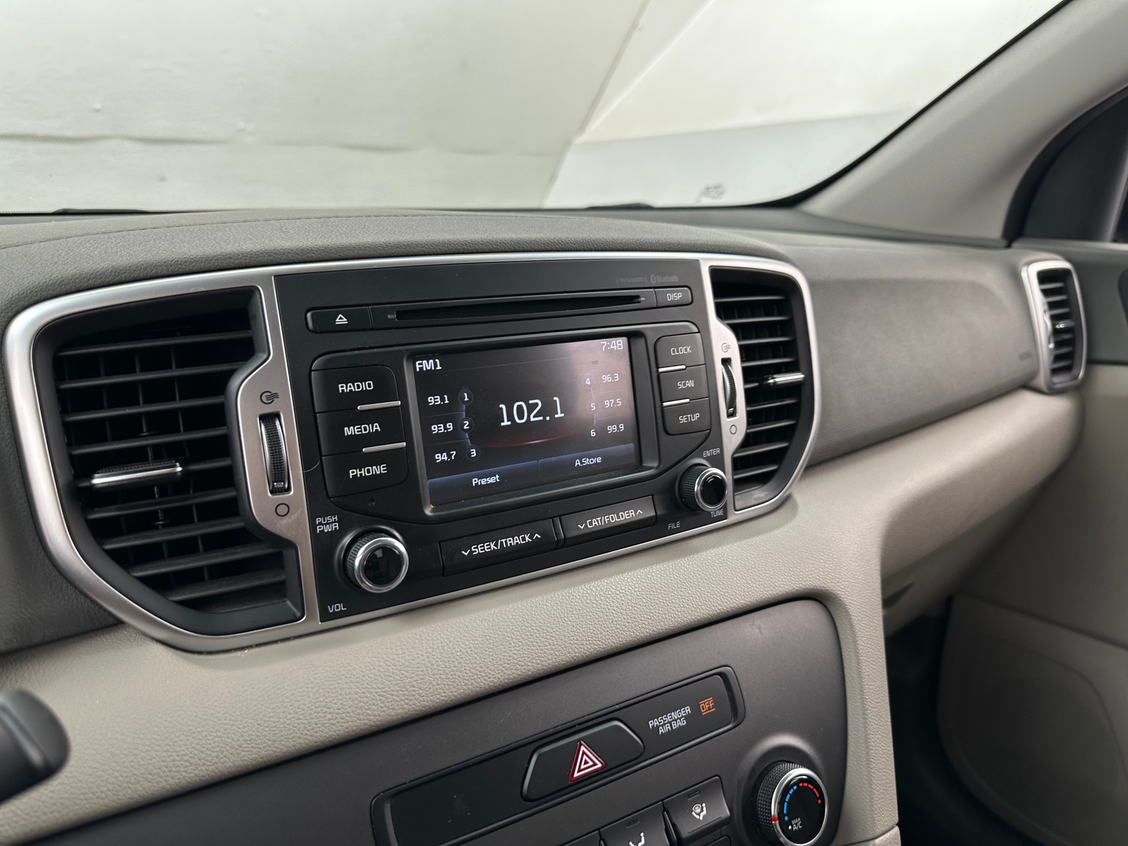 Thumbnail: 2019 Kia Sportage - 4