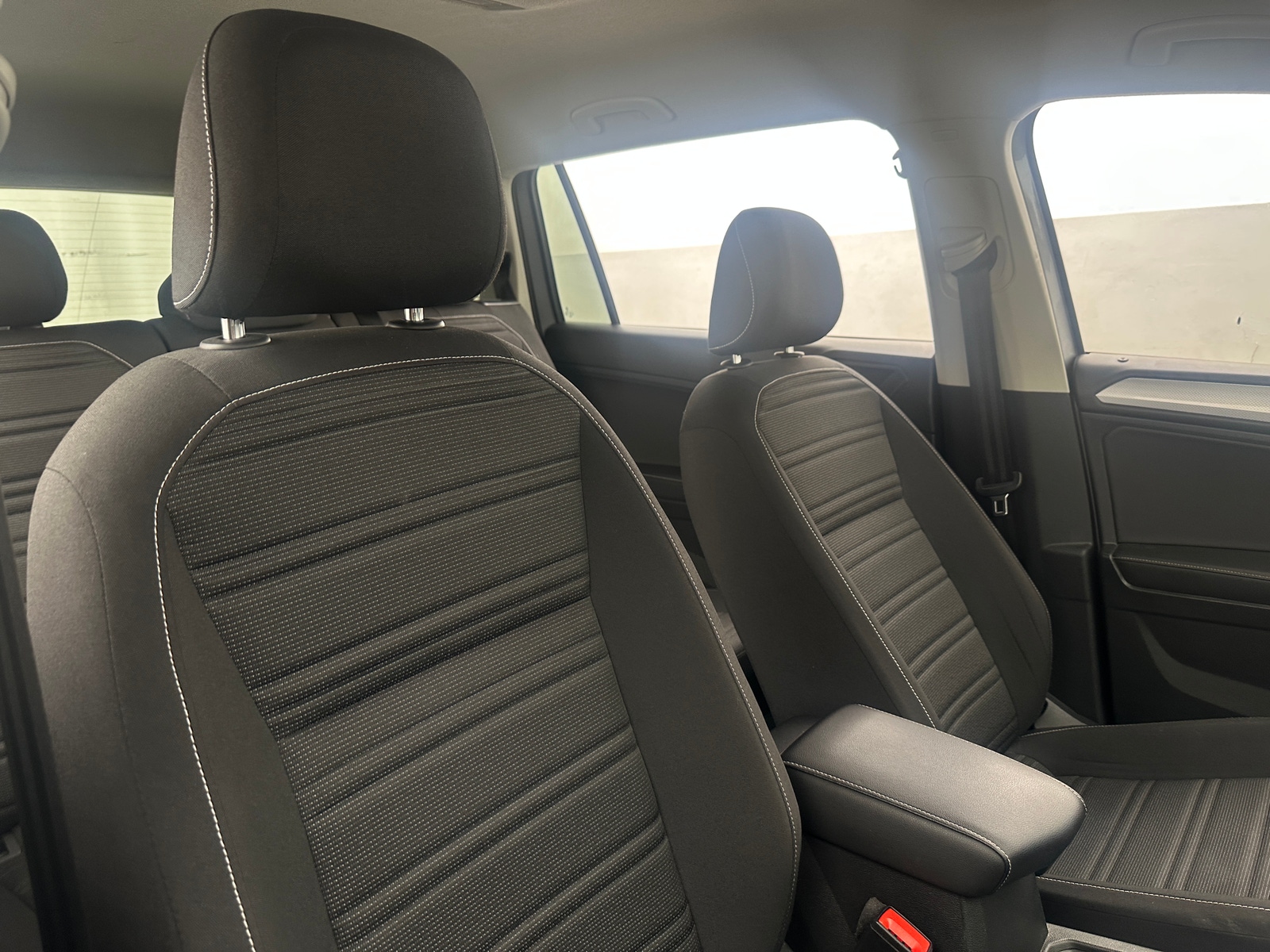 Thumbnail: 2022 Volkswagen Tiguan - 2