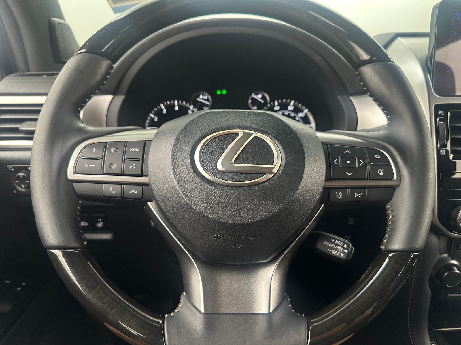 Thumbnail: 2023 Lexus GX - 4