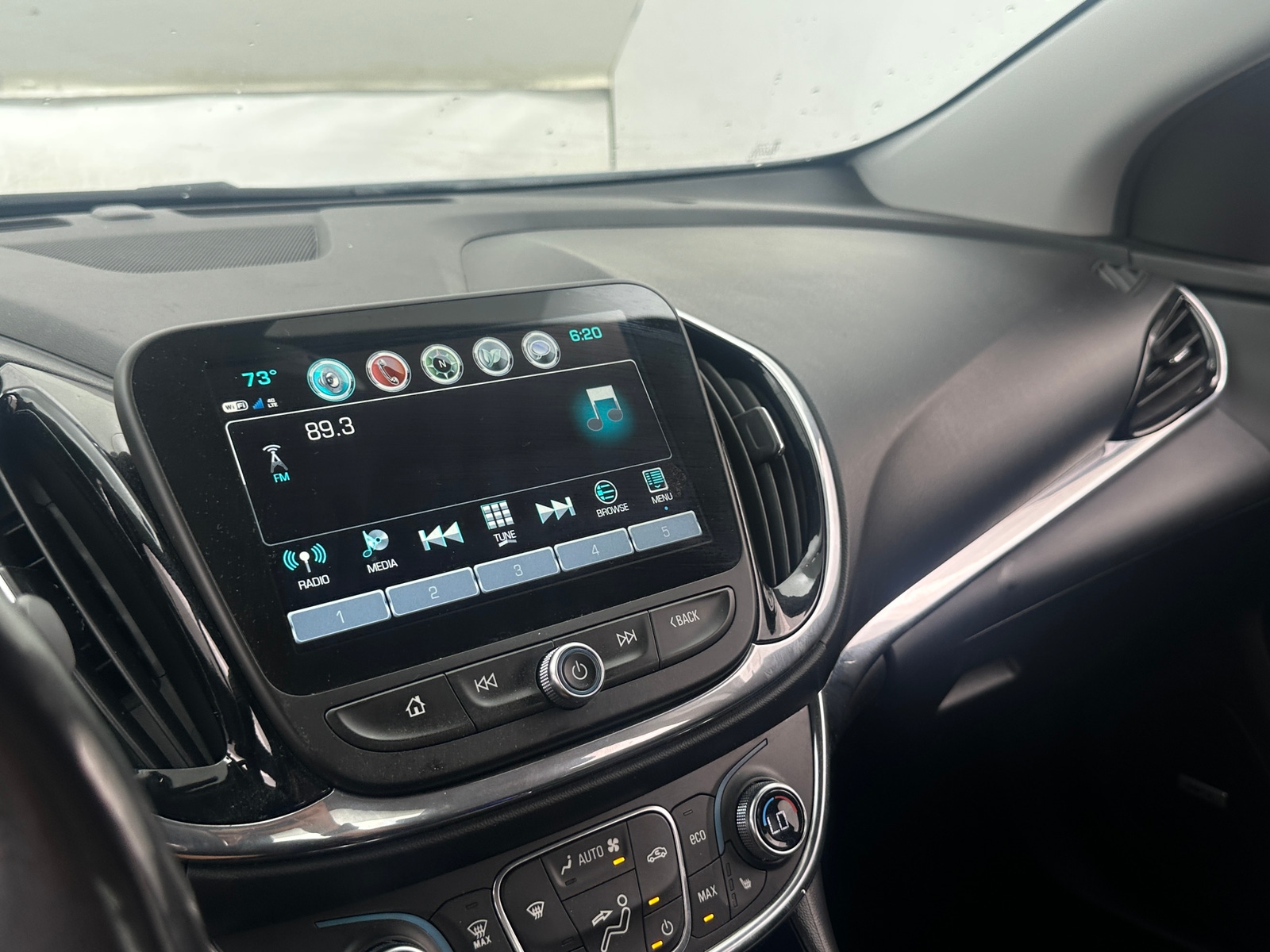 Thumbnail: 2018 Chevrolet Volt - 3