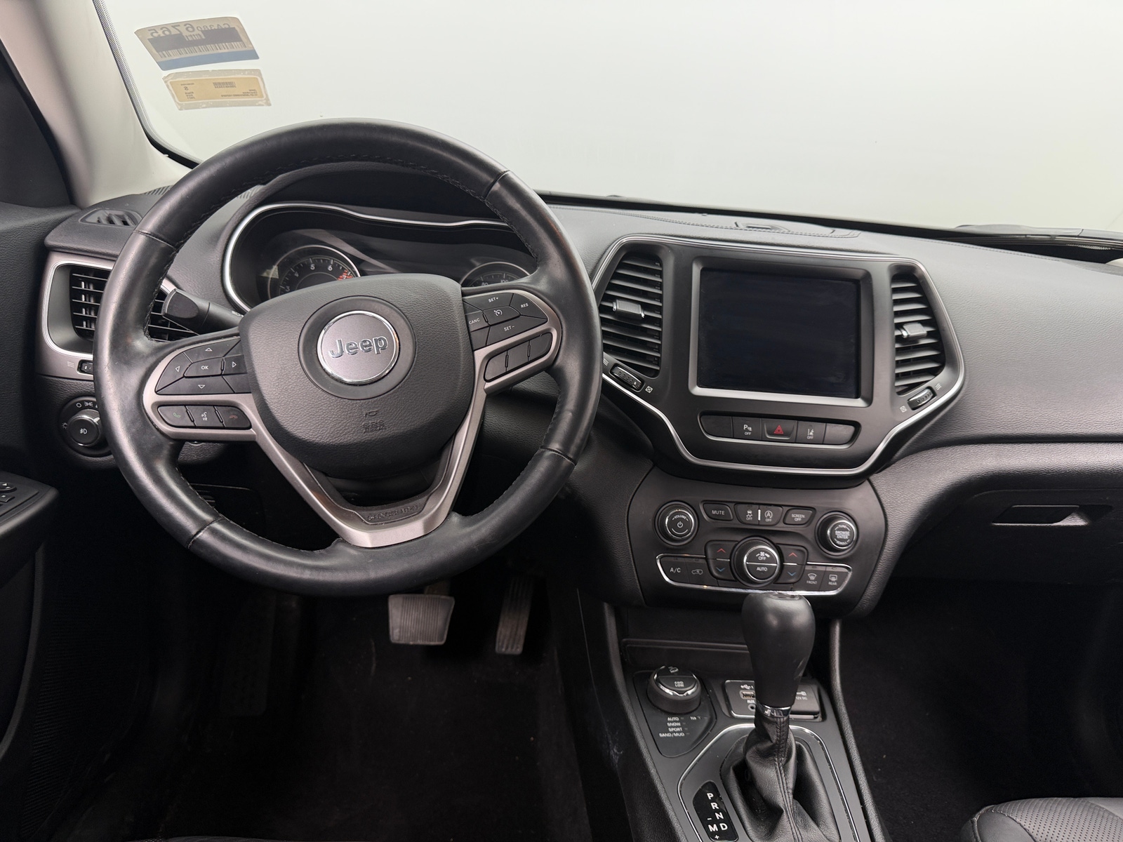 Thumbnail: 2021 Jeep Cherokee - 4