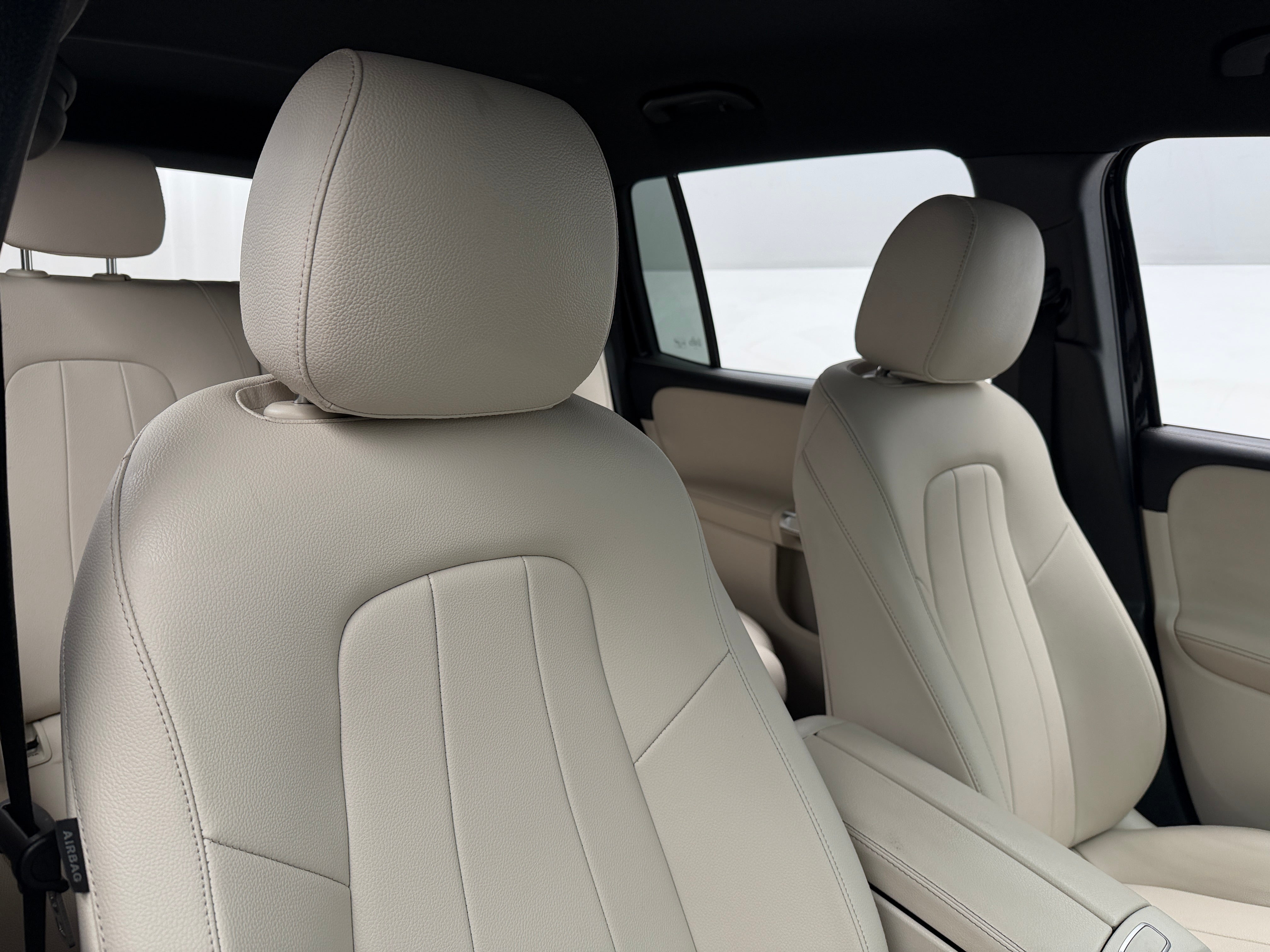 2023 Mercedes-Benz GLB Base - Photo 2