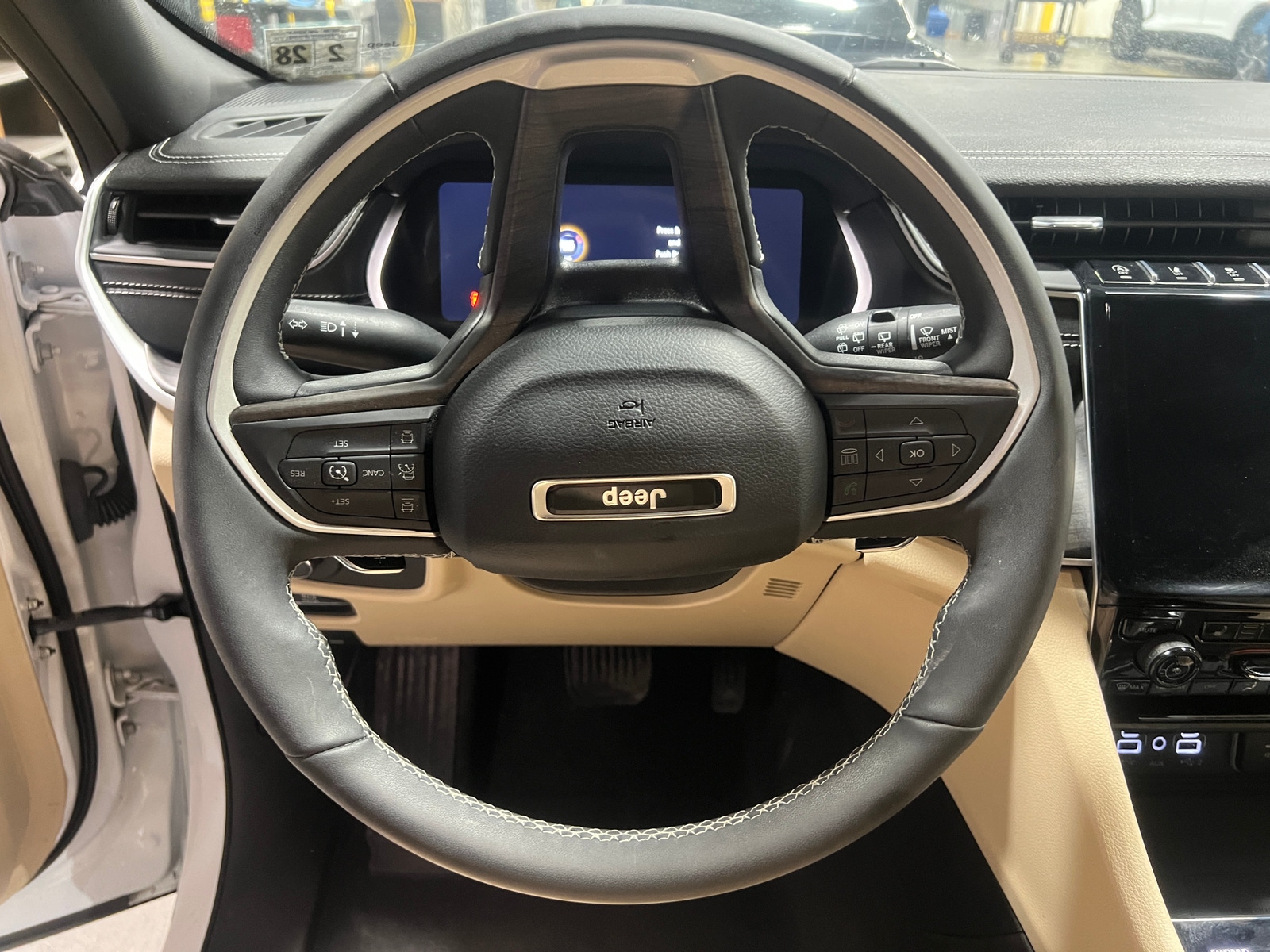 Thumbnail: 2023 Jeep Grand Cherokee - 4