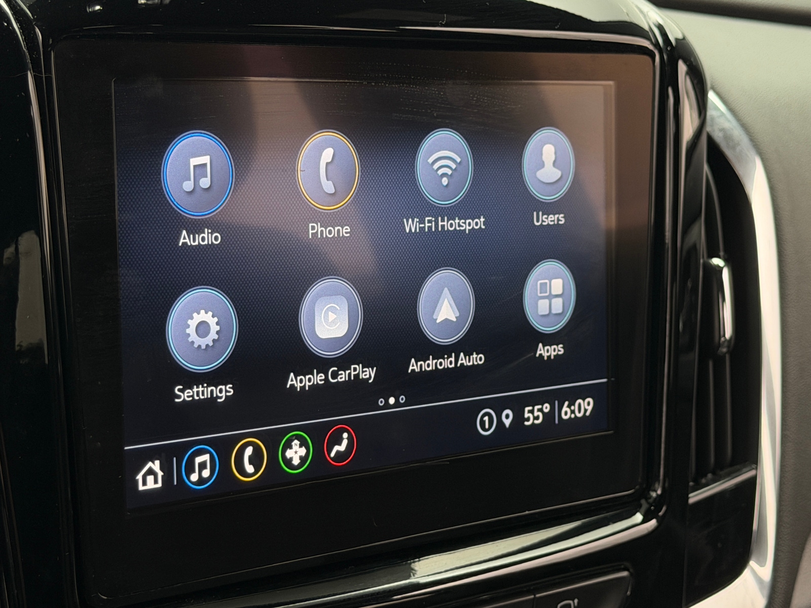 Thumbnail: 2023 Chevrolet Traverse - 4