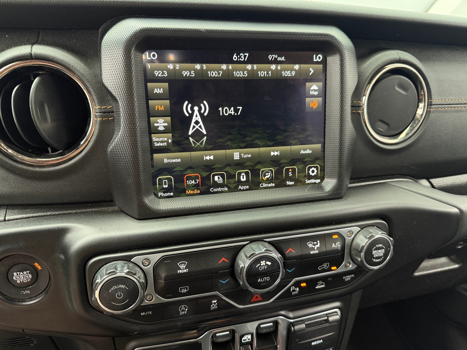 Thumbnail: 2023 Jeep Gladiator - 3