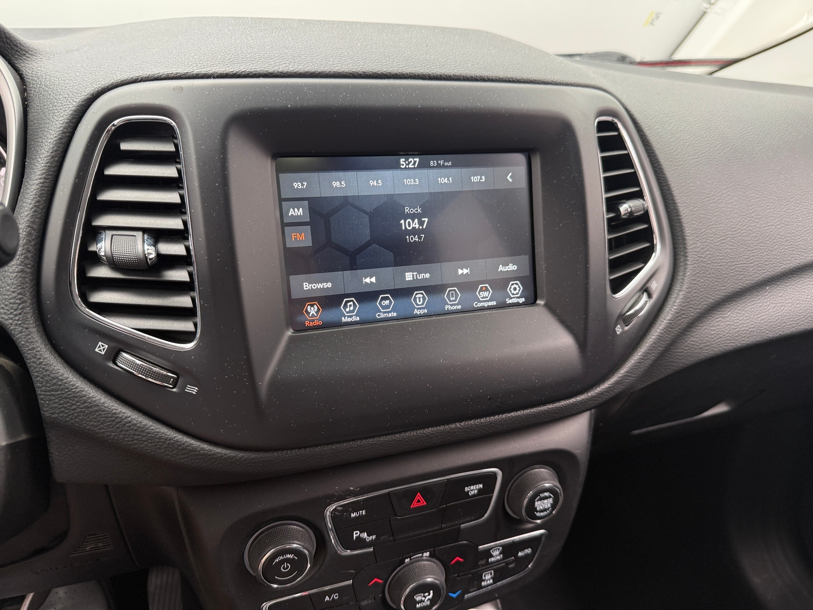 Thumbnail: 2019 Jeep Compass - 4