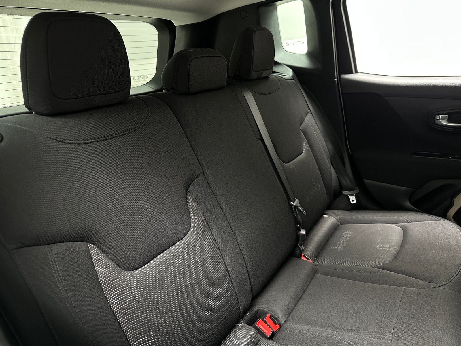 Thumbnail: 2015 Jeep Renegade - 6