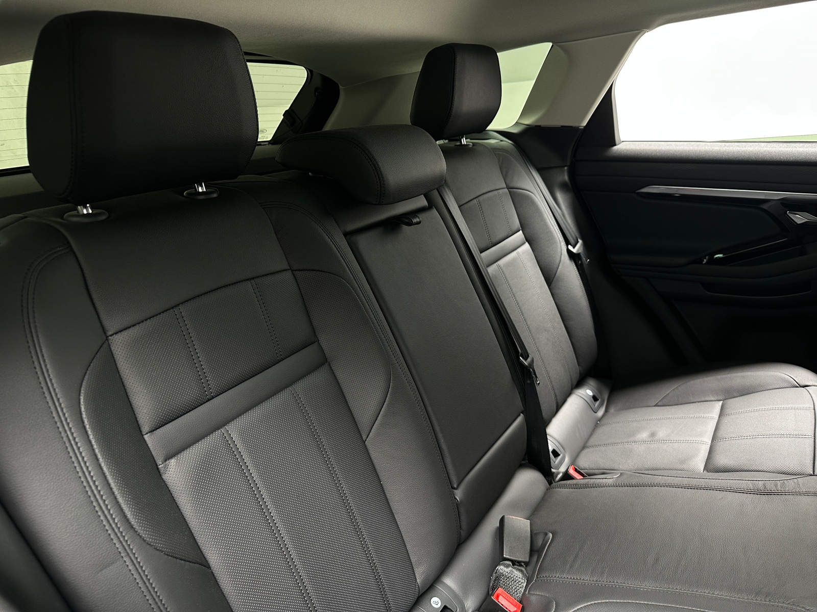 Thumbnail: 2023 Land Rover Range Rover Evoque - 5