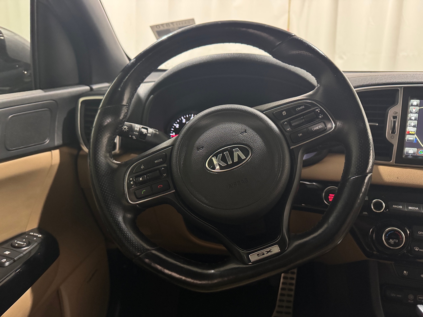 Thumbnail: 2017 Kia Sportage - 4