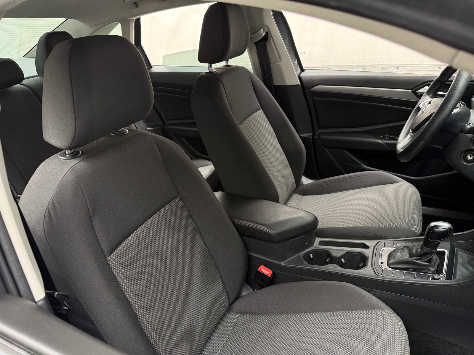 Thumbnail: 2019 Volkswagen Jetta - 2