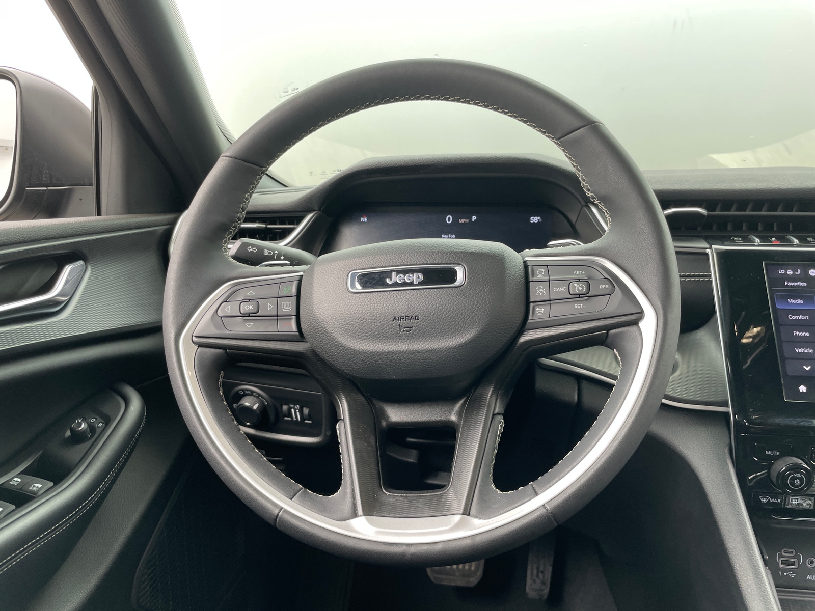 Thumbnail: 2024 Jeep Grand Cherokee L - 5