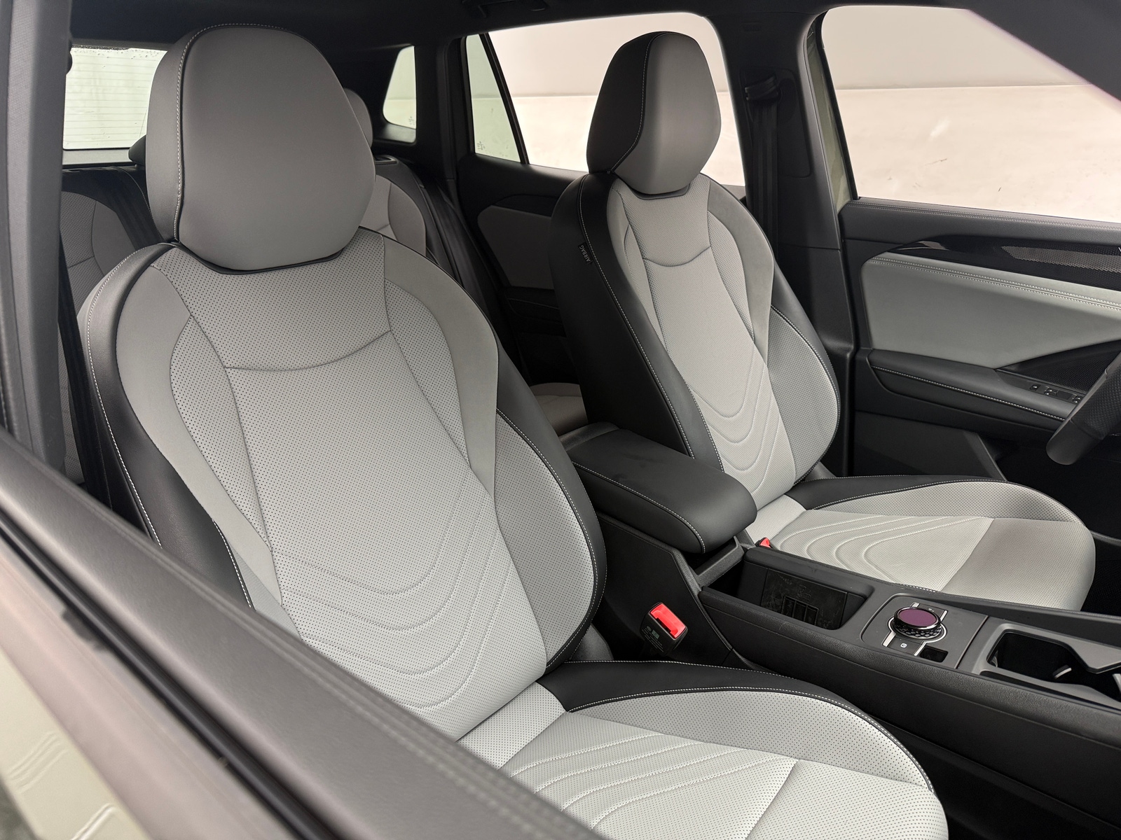 Thumbnail: 2025 Volkswagen Tiguan - 2