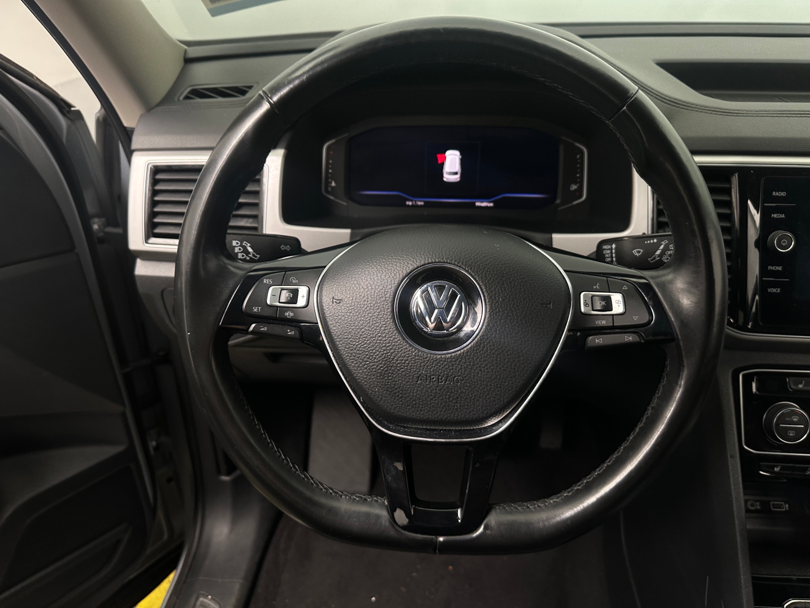 Thumbnail: 2019 Volkswagen Atlas - 4