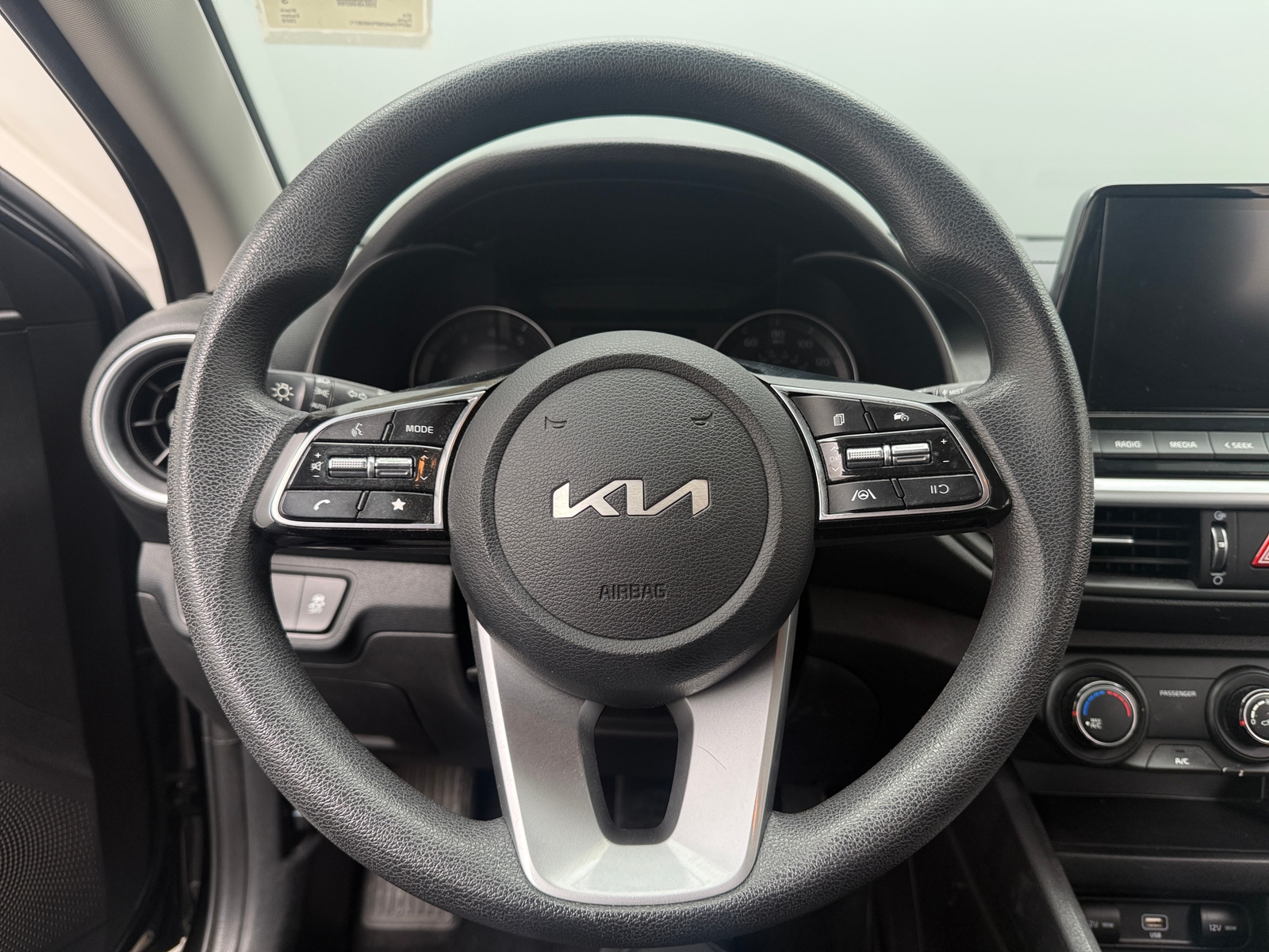 Thumbnail: 2023 Kia Forte - 5