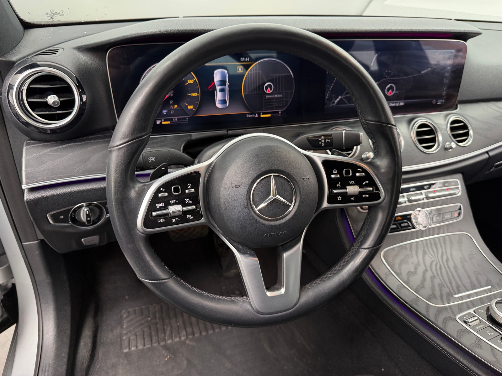 Thumbnail: 2019 Mercedes-Benz E-Class - 4