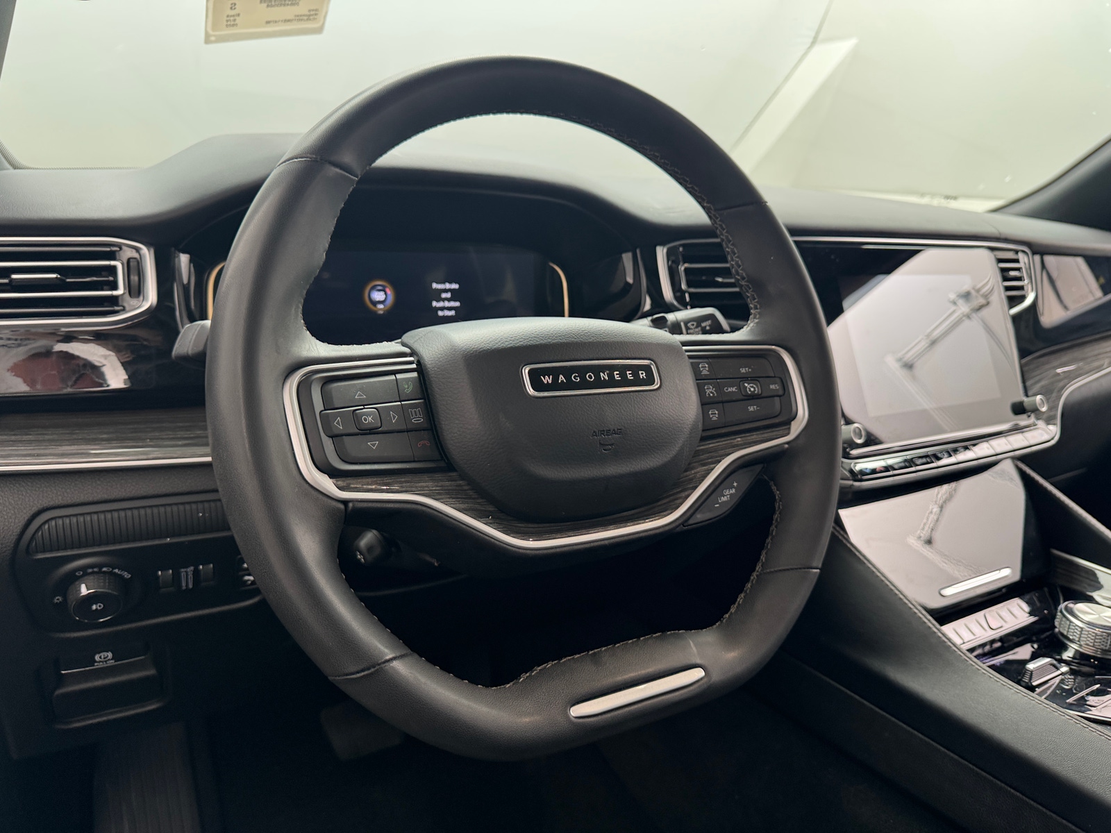 Thumbnail: 2022 Jeep Wagoneer - 4