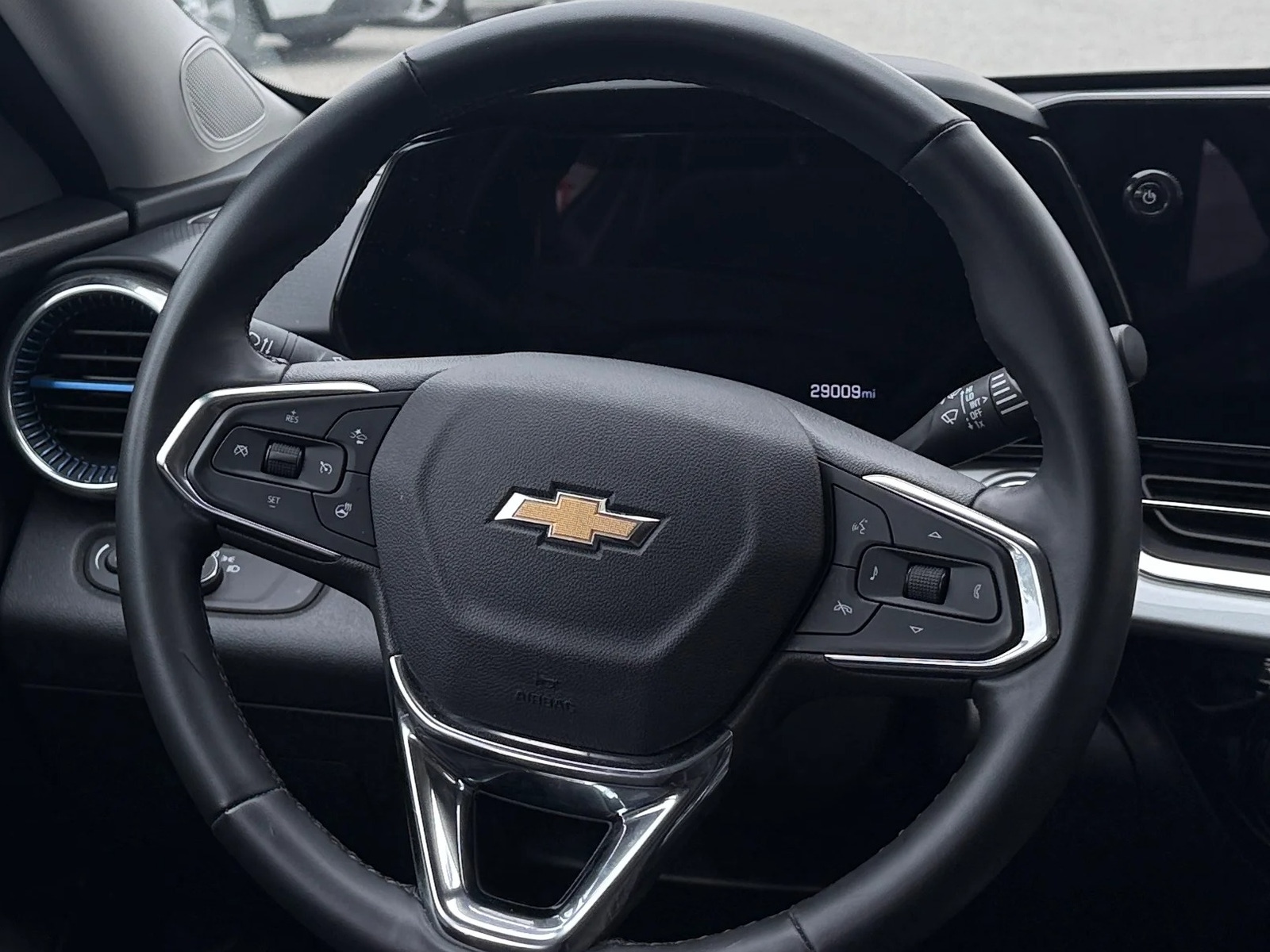 Thumbnail: 2025 Chevrolet Trax - 4