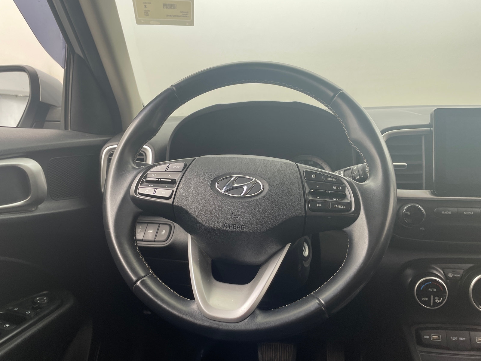 Thumbnail: 2022 Hyundai Venue - 5