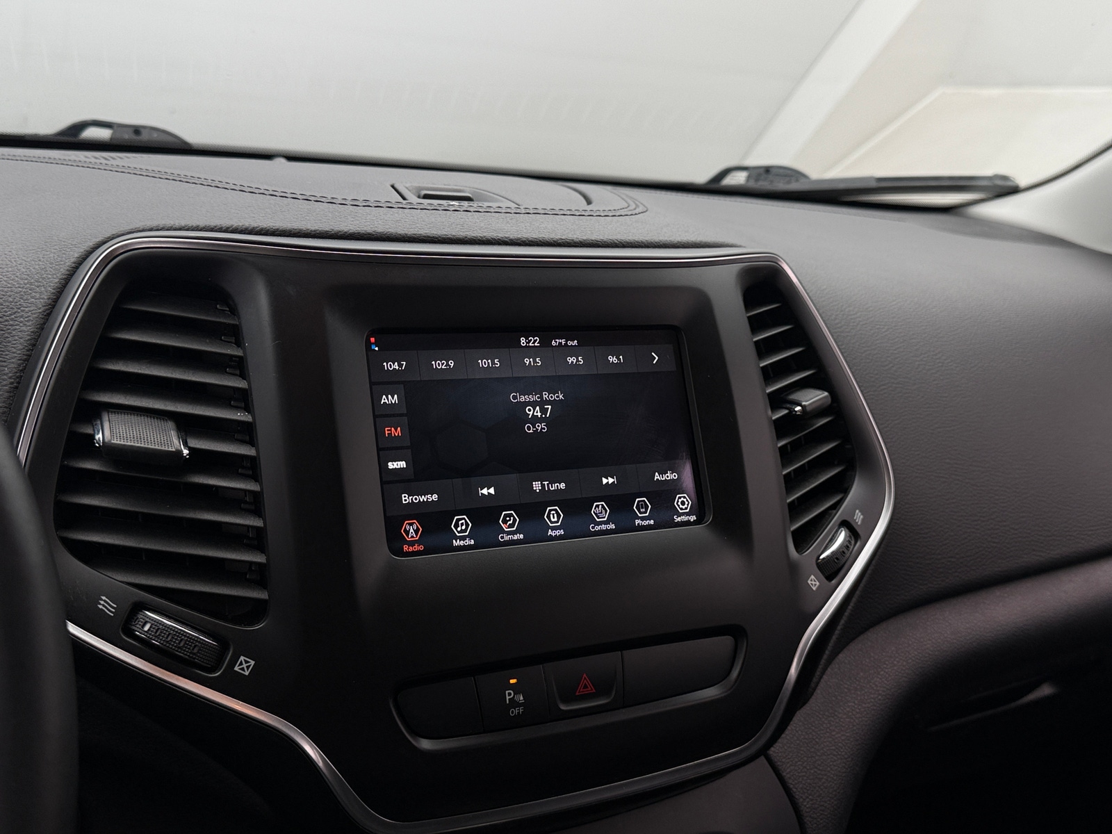 Thumbnail: 2019 Jeep Cherokee - 4