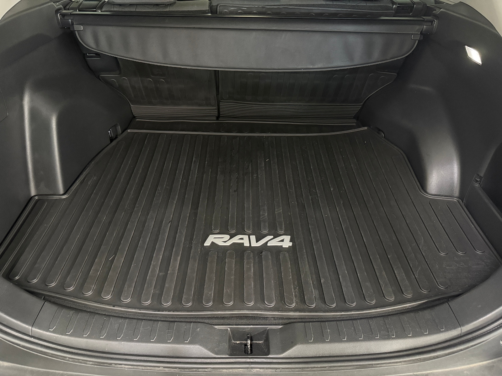 Thumbnail: 2023 Toyota RAV4 - 7