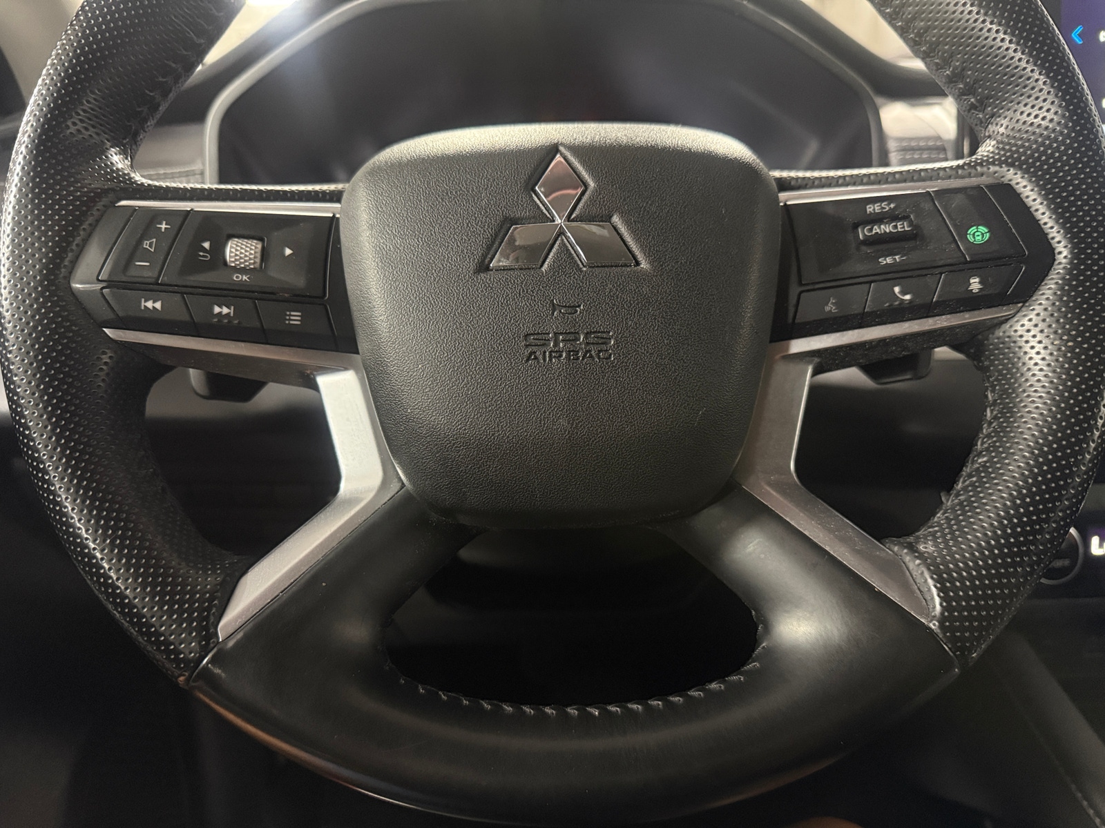 Thumbnail: 2024 Mitsubishi Outlander - 4