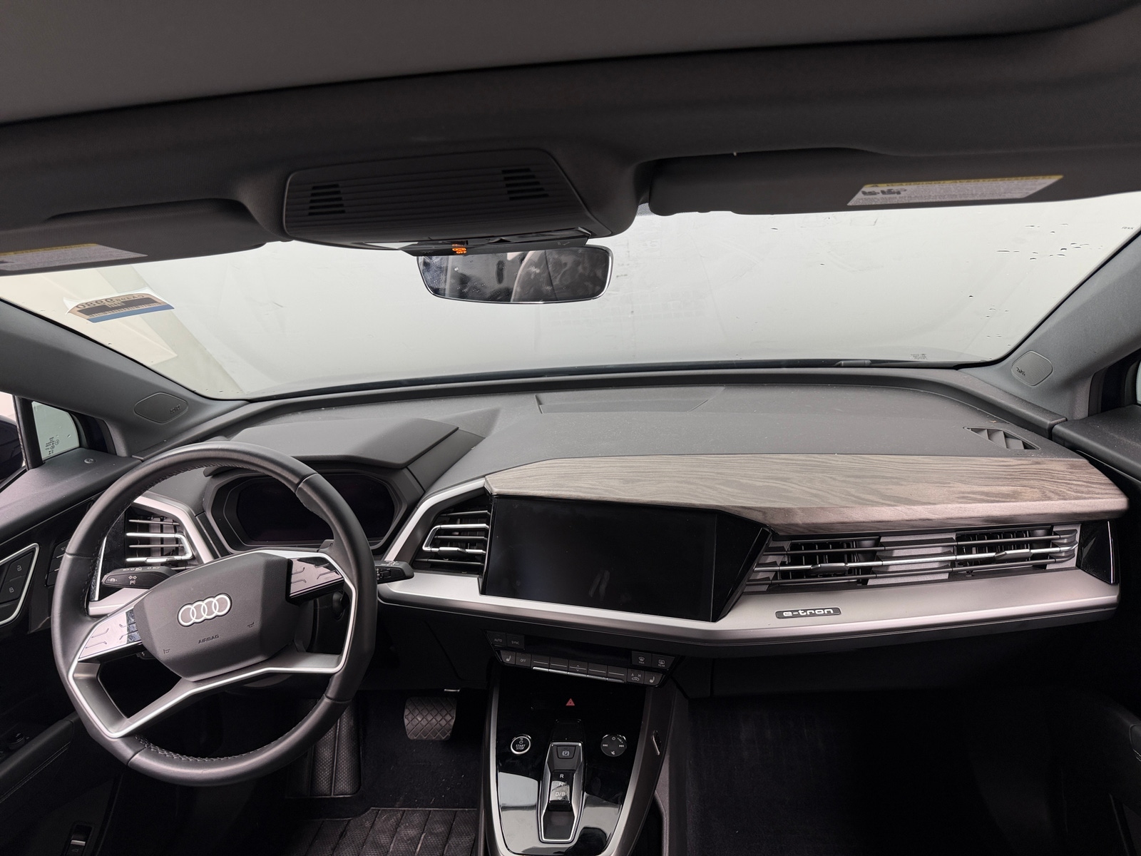 Thumbnail: 2023 Audi Q4 e-tron - 2