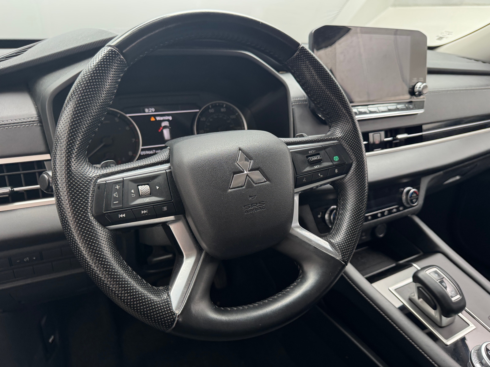 Thumbnail: 2024 Mitsubishi Outlander - 4