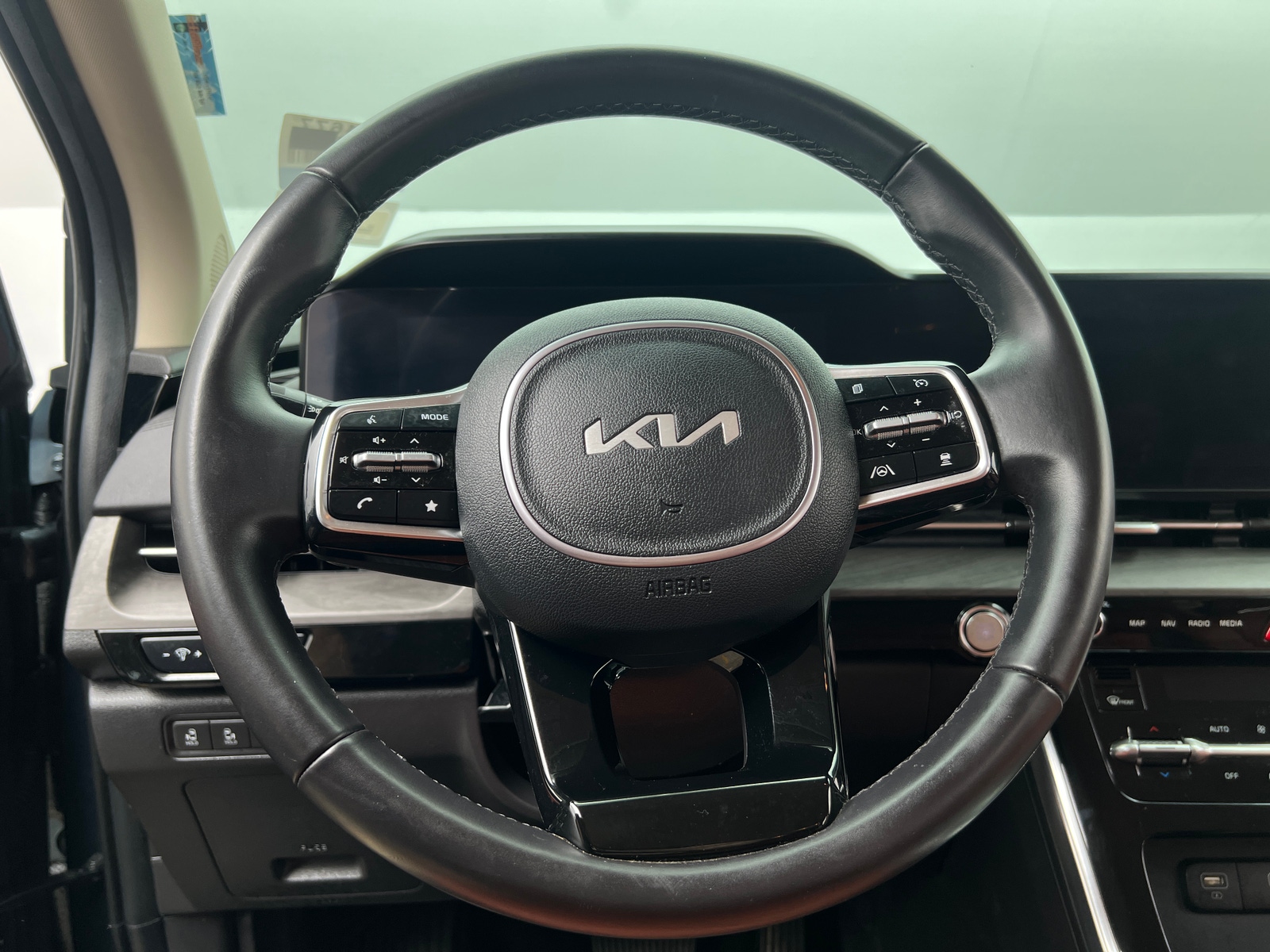 Thumbnail: 2024 Kia Carnival - 4