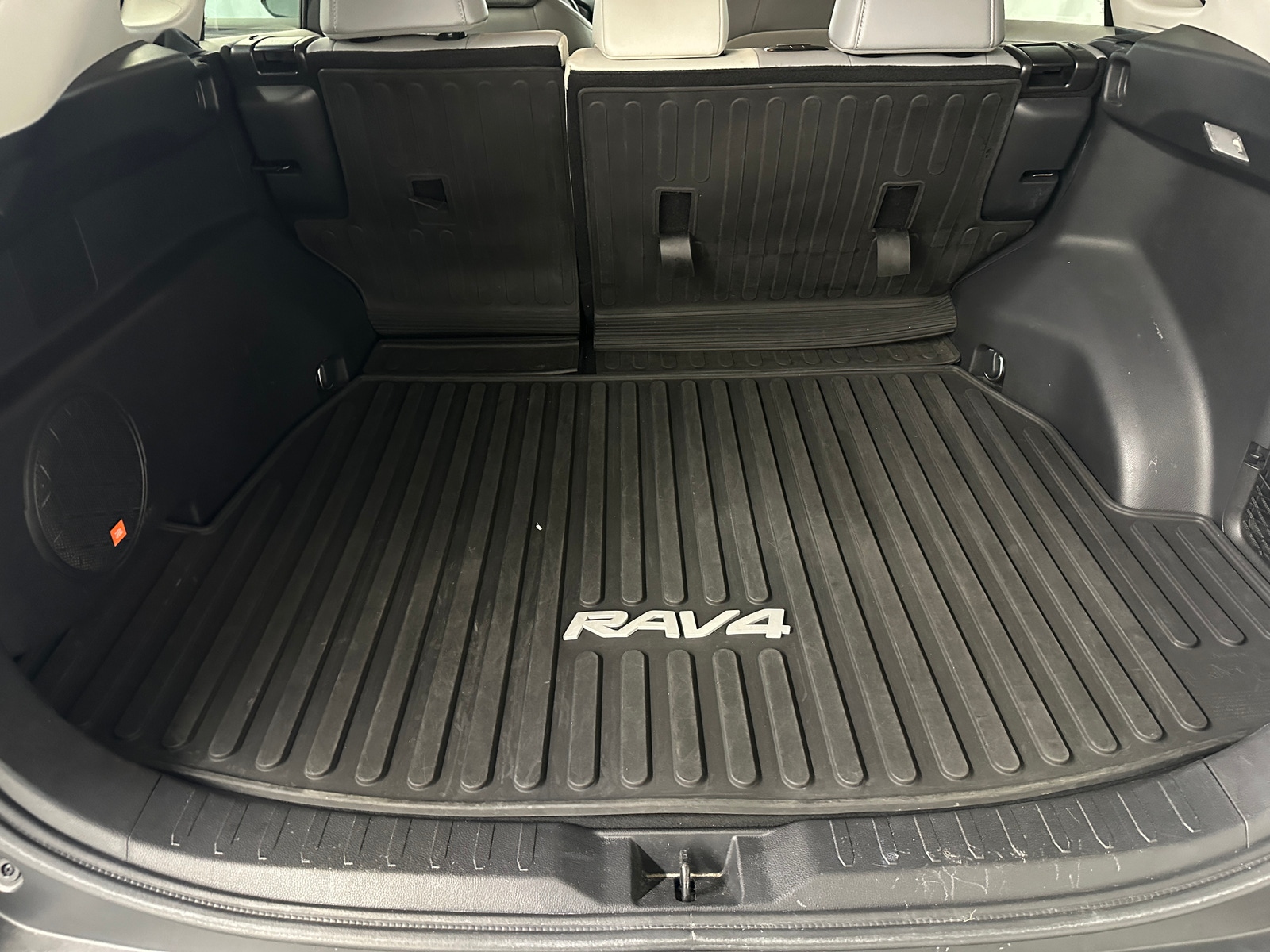 Thumbnail: 2021 Toyota RAV4 - 6