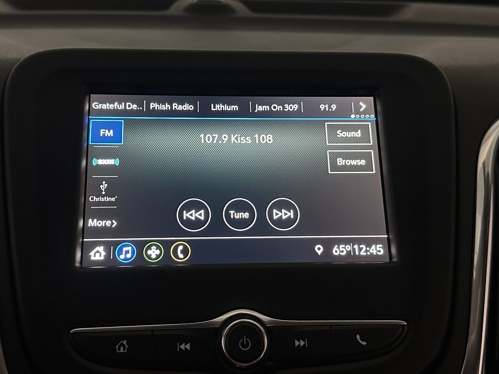 Thumbnail: 2019 Chevrolet Equinox - 4