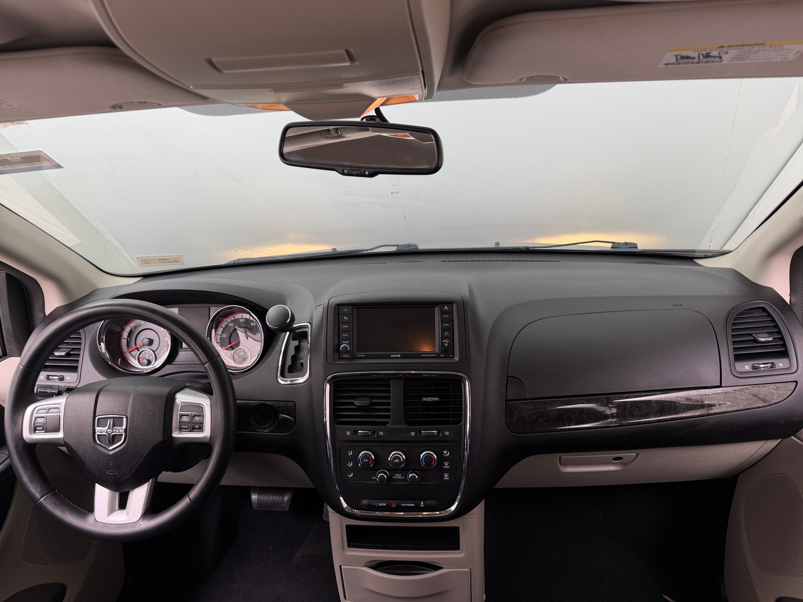 Thumbnail: 2017 Dodge Grand Caravan - 3