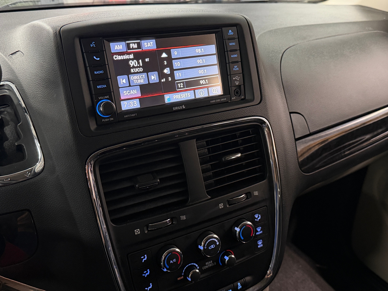 Thumbnail: 2017 Dodge Grand Caravan - 4