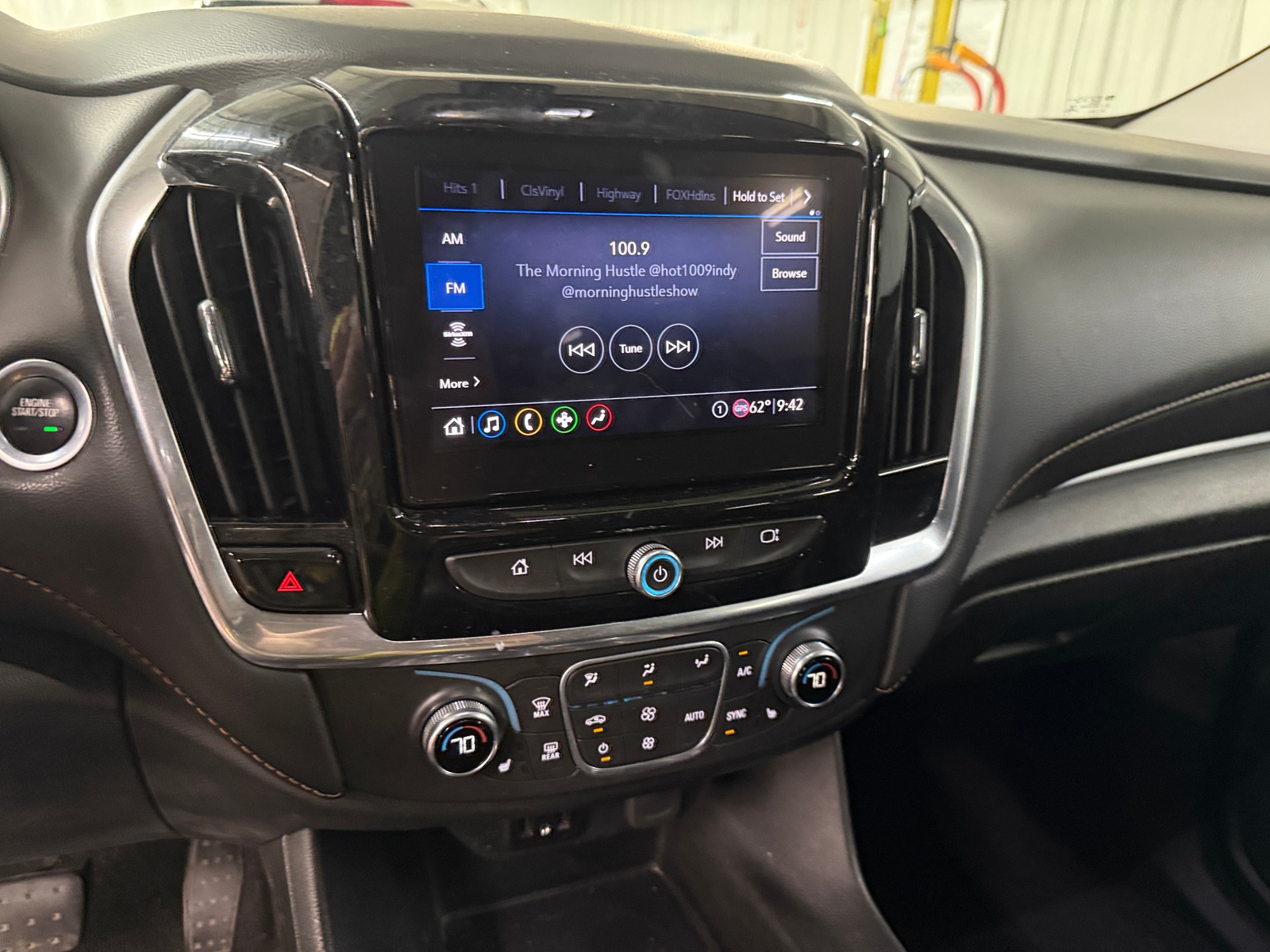 Thumbnail: 2020 Chevrolet Traverse - 4