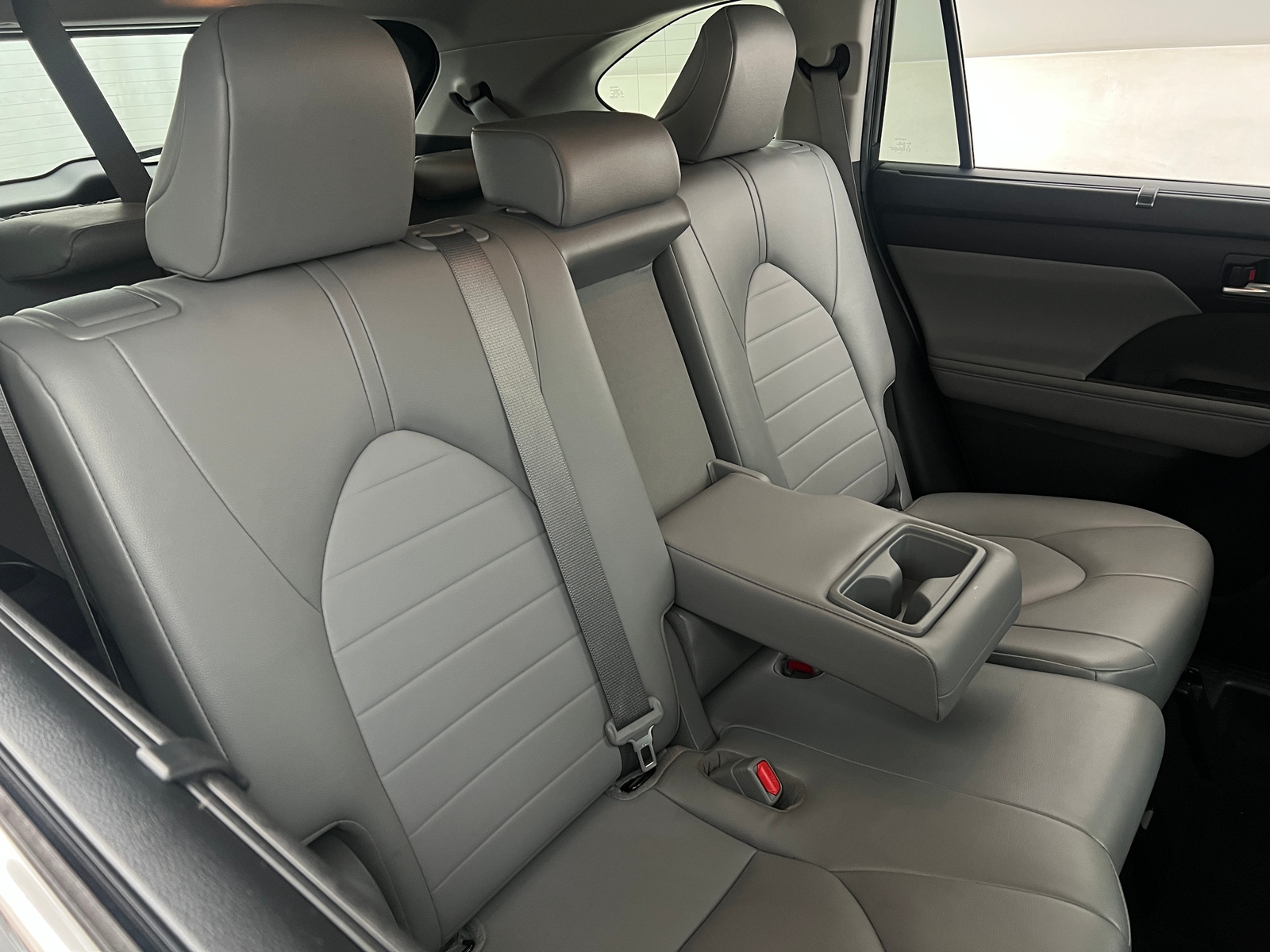 Thumbnail: 2022 Toyota Highlander - 5