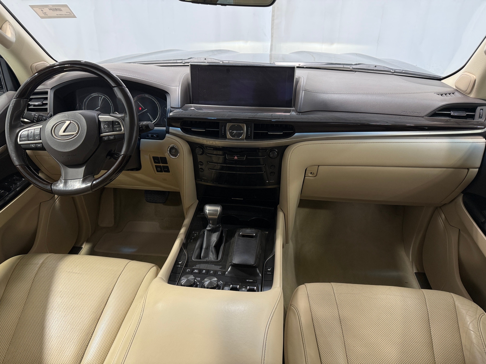 Thumbnail: 2018 Lexus LX - 2