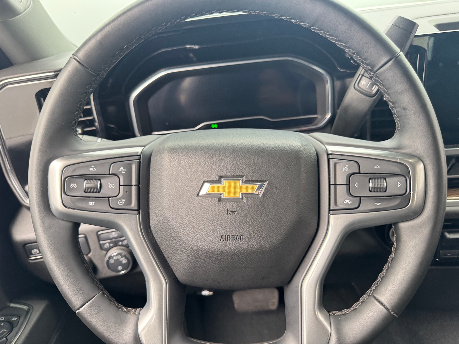 Thumbnail: 2025 Chevrolet Silverado 1500 - 5