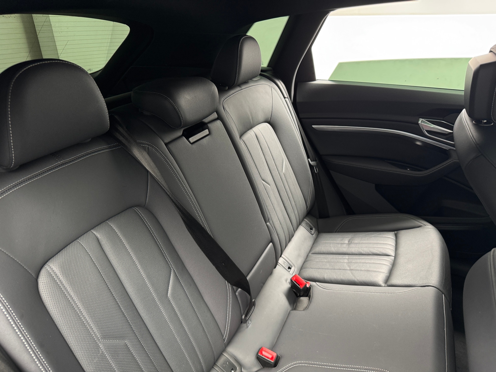 Thumbnail: 2023 Audi e-tron - 5