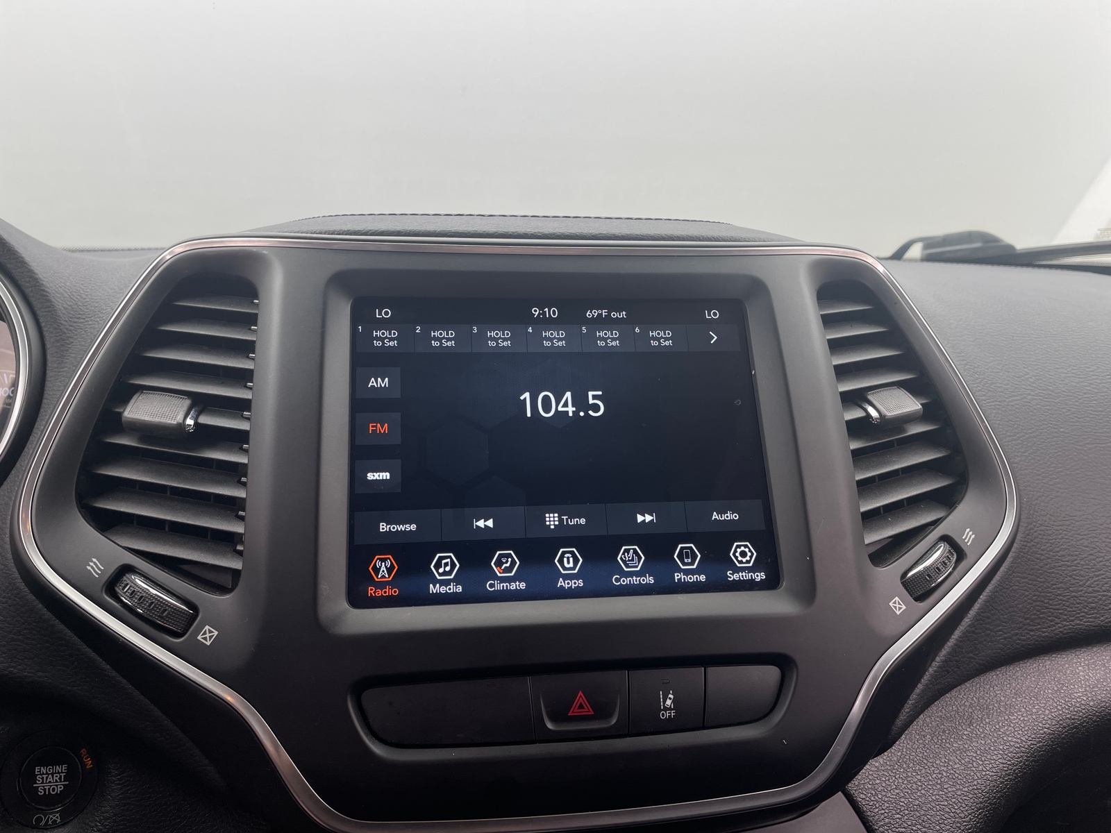 Thumbnail: 2022 Jeep Cherokee - 3