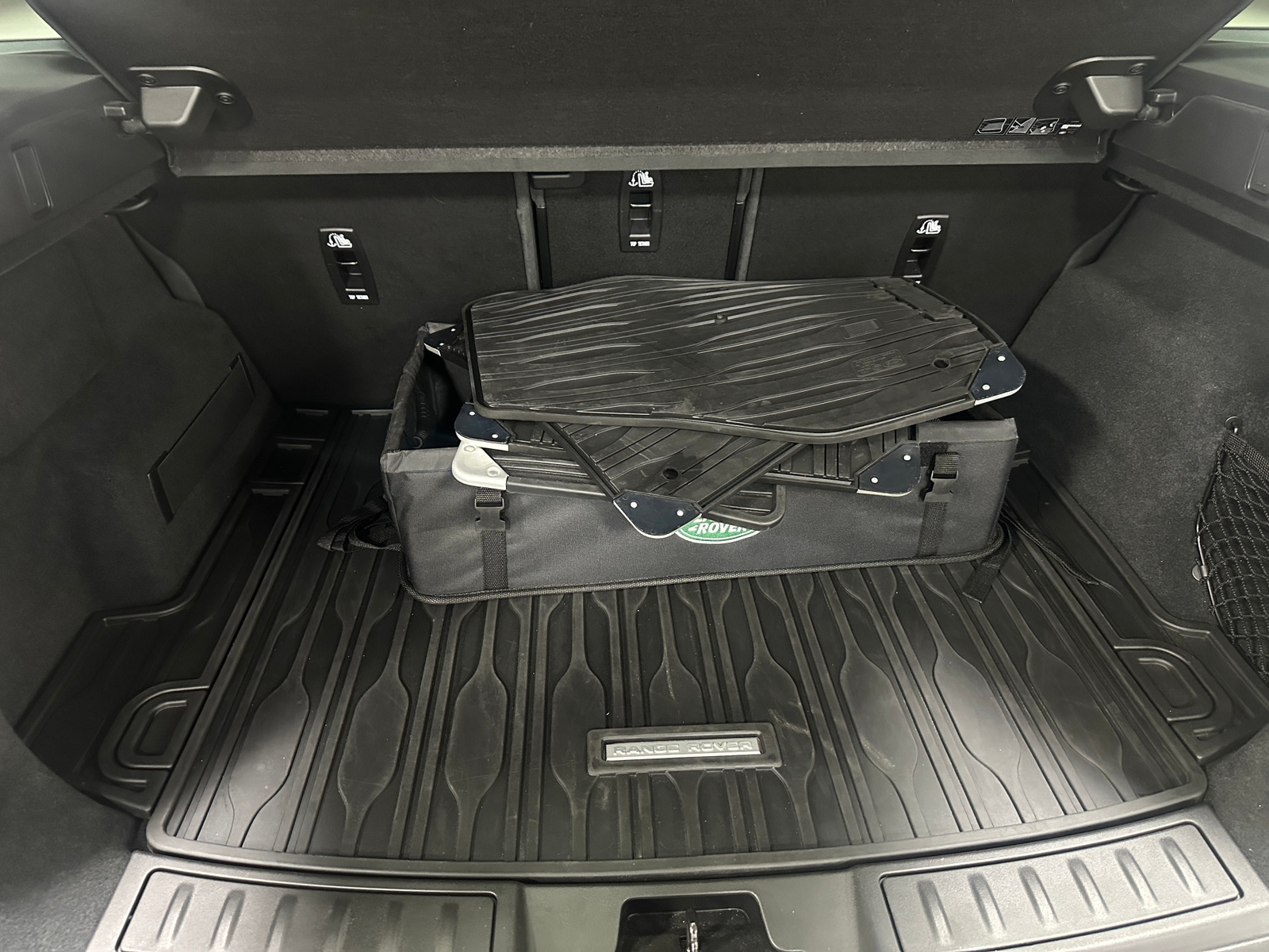 Thumbnail: 2020 Land Rover Range Rover Evoque - 6