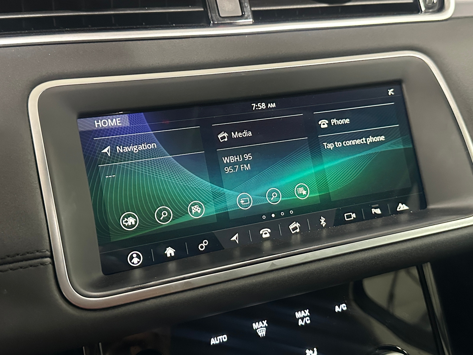 Thumbnail: 2020 Land Rover Range Rover Evoque - 3