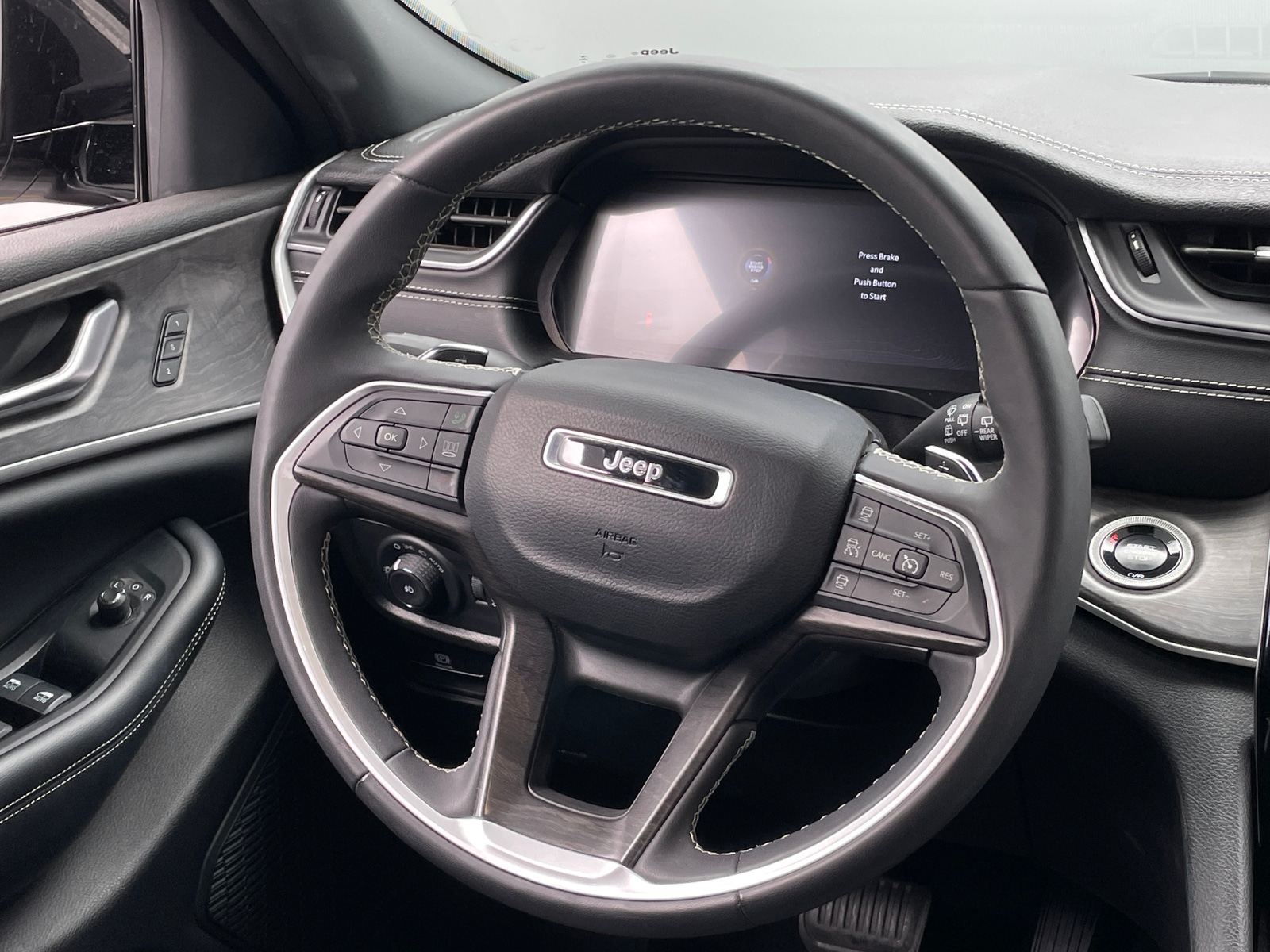 Thumbnail: 2024 Jeep Grand Cherokee L - 4