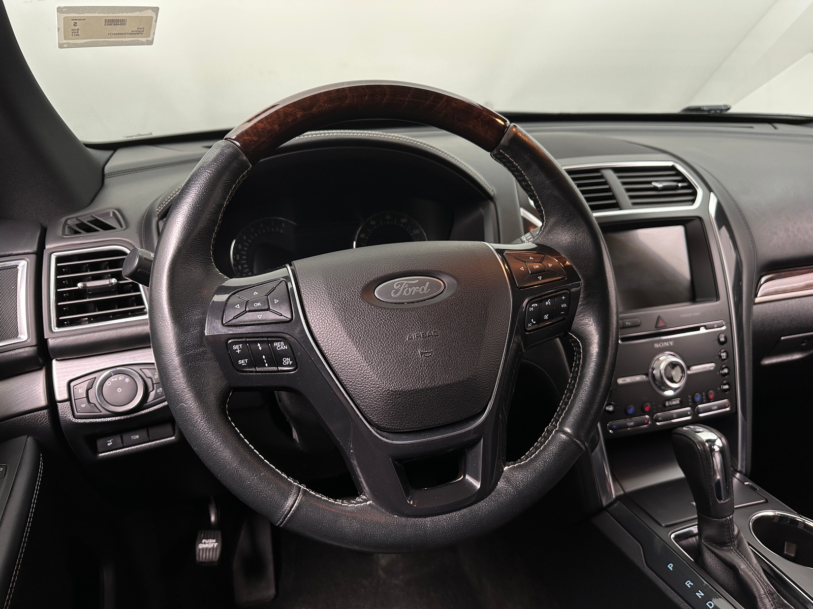 Thumbnail: 2017 Ford Explorer - 4