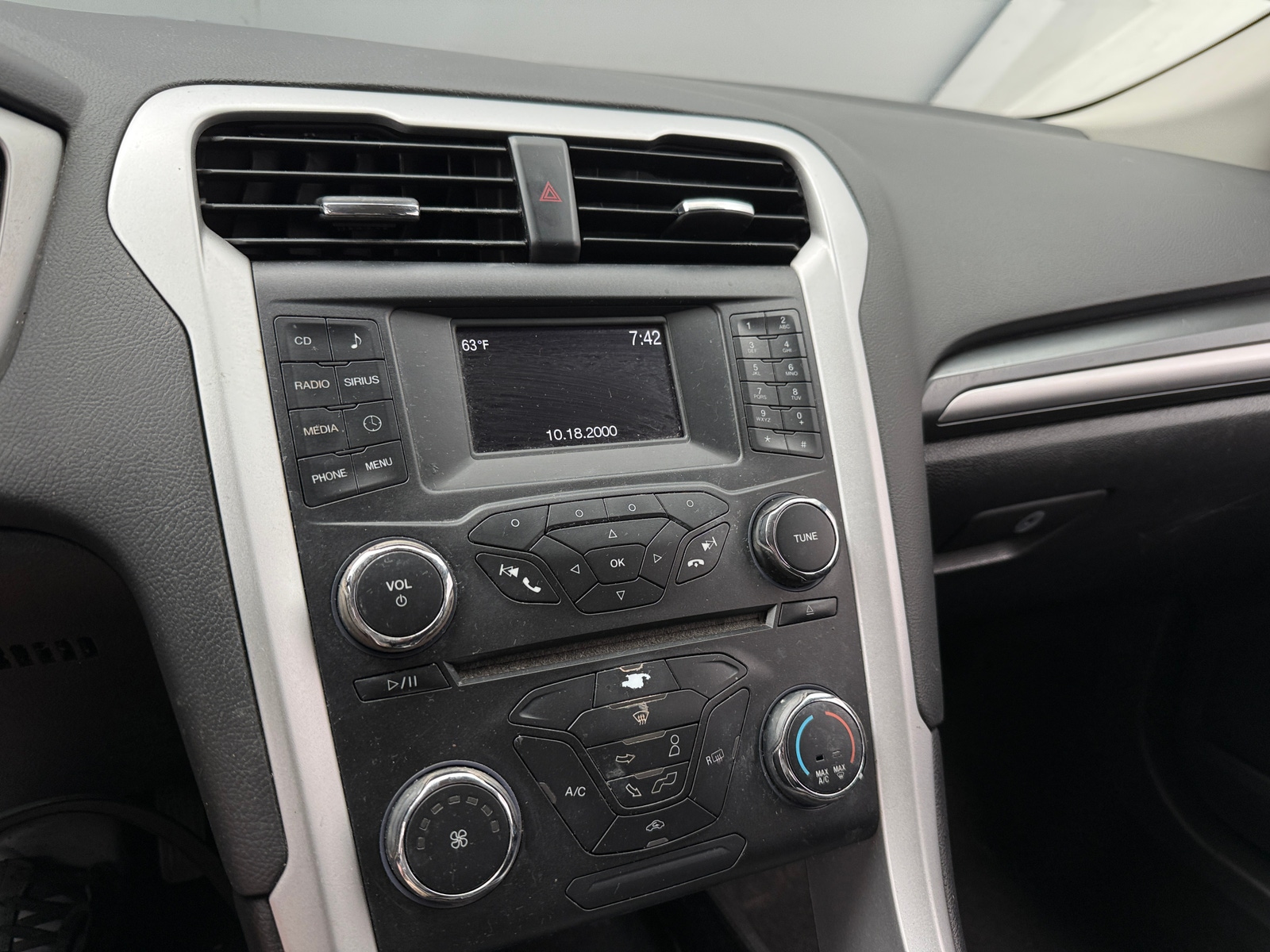 Thumbnail: 2014 Ford Fusion - 4