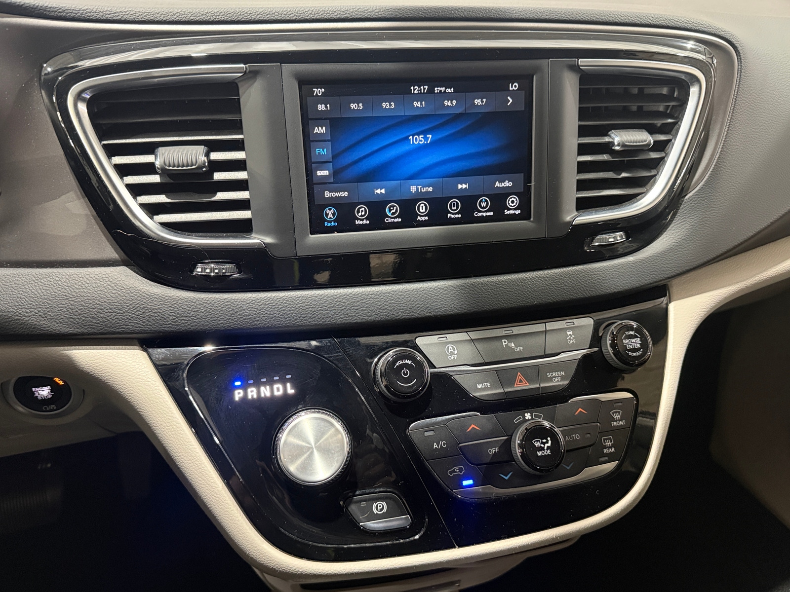 Thumbnail: 2020 Chrysler Pacifica - 4