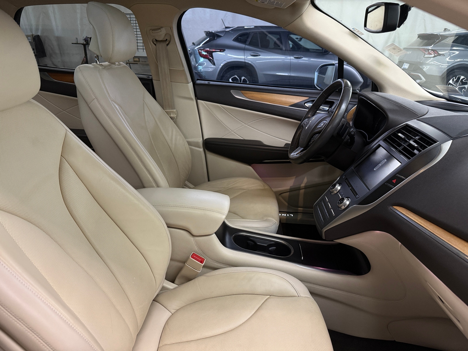 Thumbnail: 2015 Lincoln MKC - 5