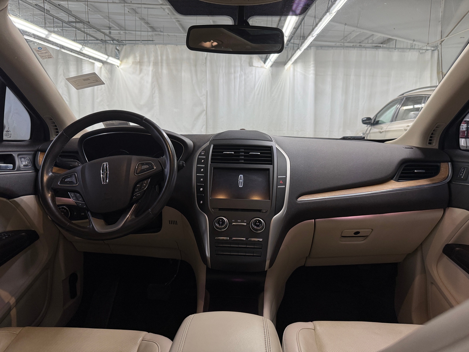Thumbnail: 2015 Lincoln MKC - 2