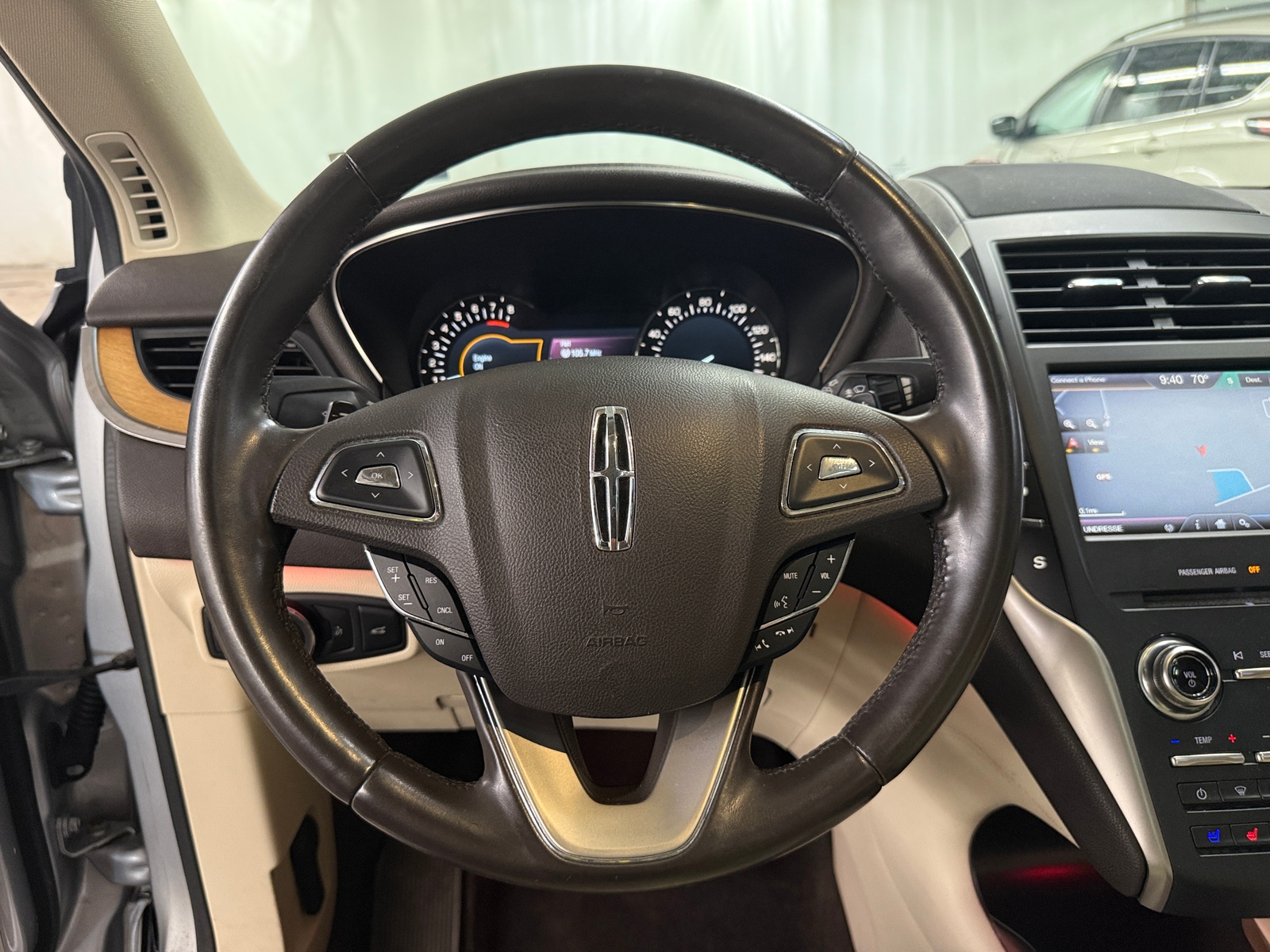 Thumbnail: 2015 Lincoln MKC - 4