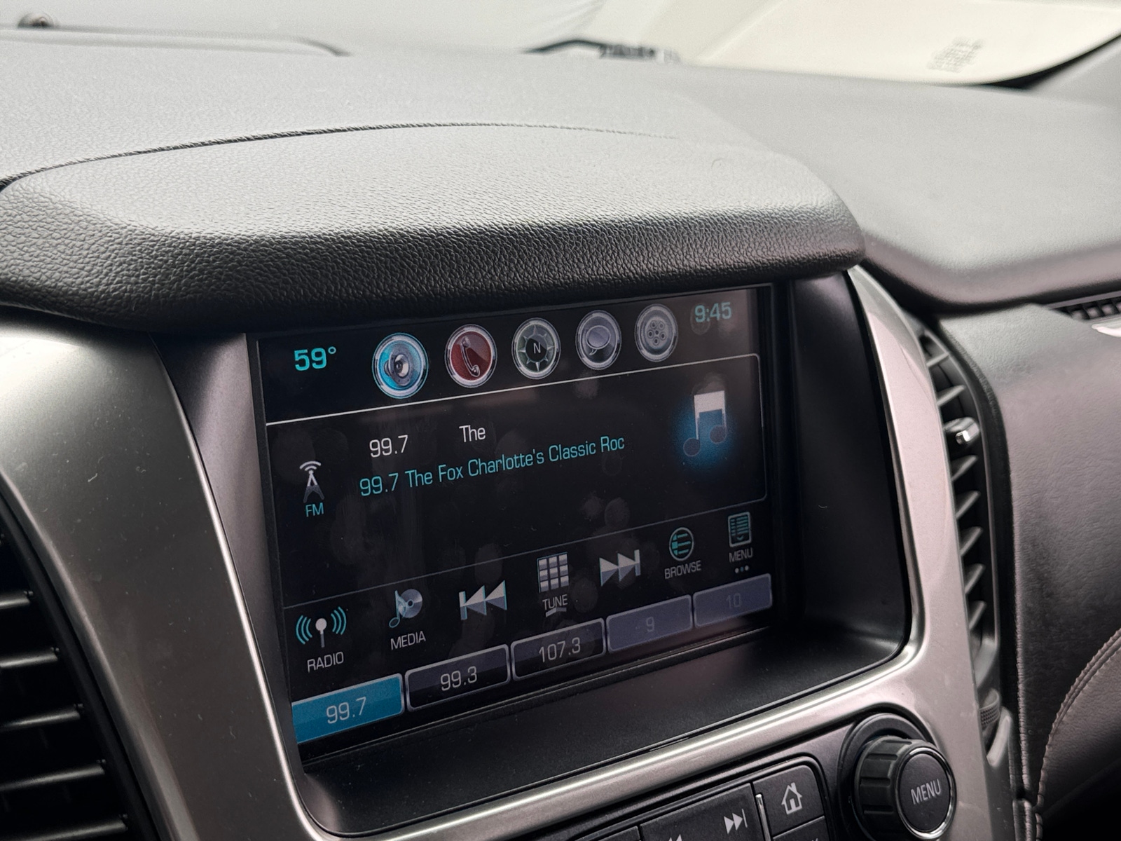 Thumbnail: 2018 Chevrolet Suburban - 3