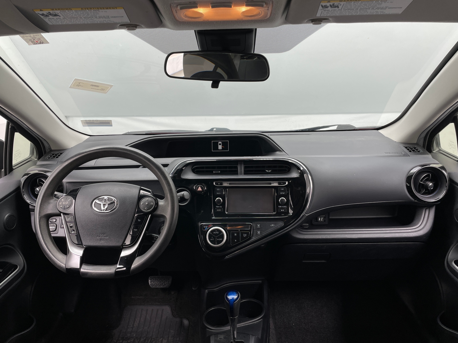 Thumbnail: 2018 Toyota Prius c - 3