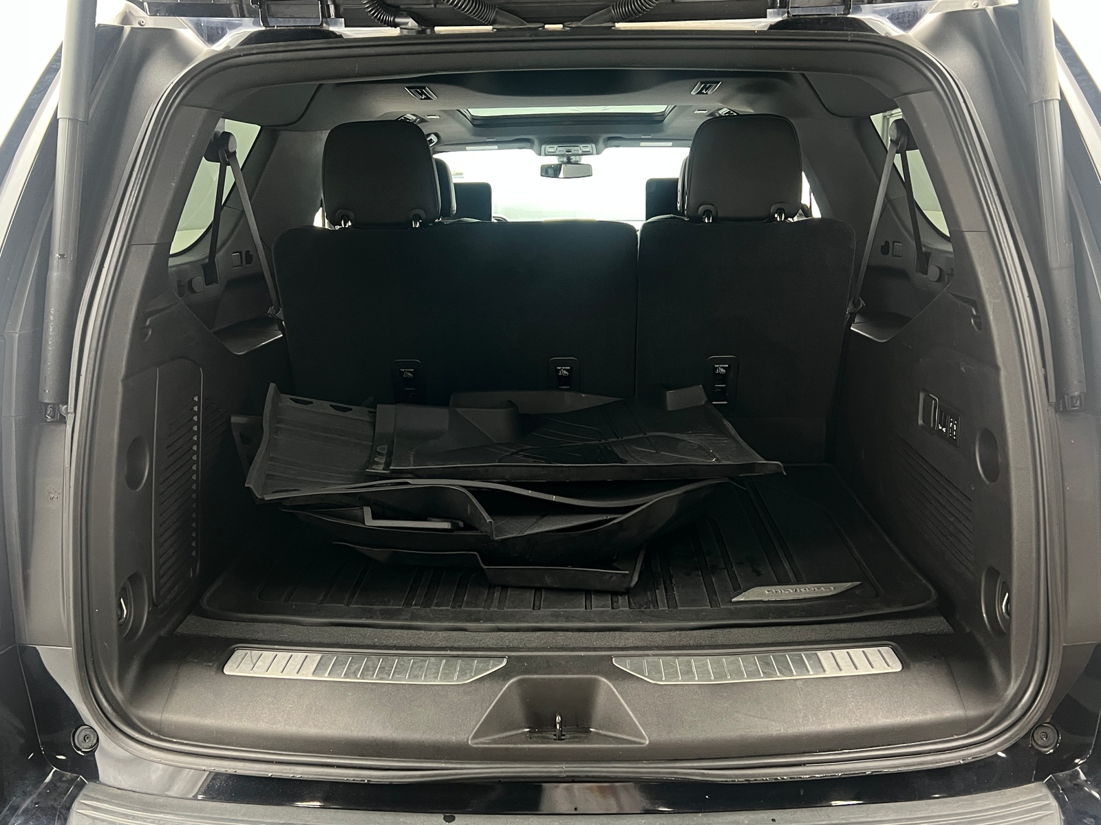 Thumbnail: 2021 Chevrolet Suburban - 6